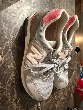 New Balance Women’s Gray Sneakers with Pink Accents